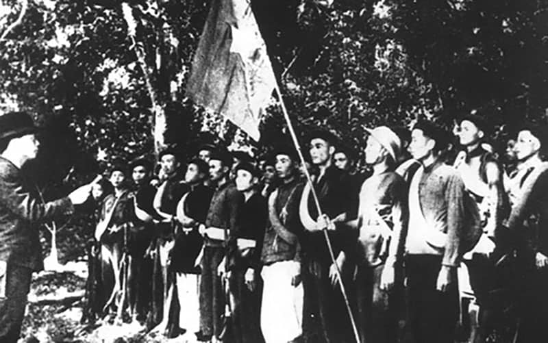 Đội Việt Nam Tuyên truyền Giải phóng quân (Tiền thân của Quân đội nhân dân Việt Nam) thành lập ngày 22/12/1944